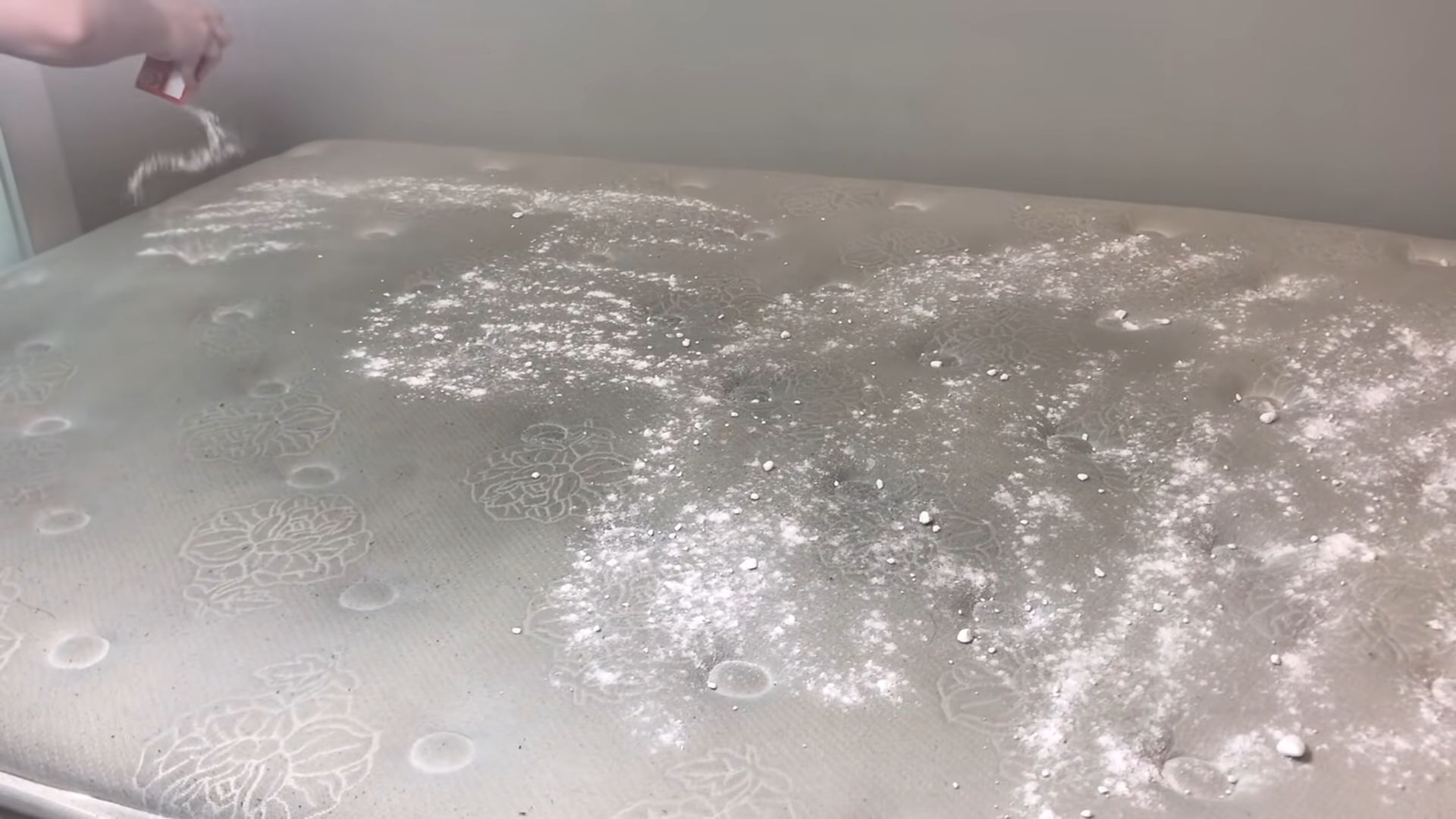 Matratze reinigen Natron ätherische Öle